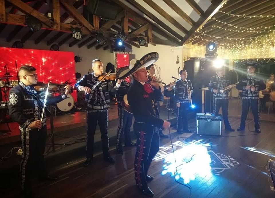 Mariachi Mexicanísimo de Medellín-3